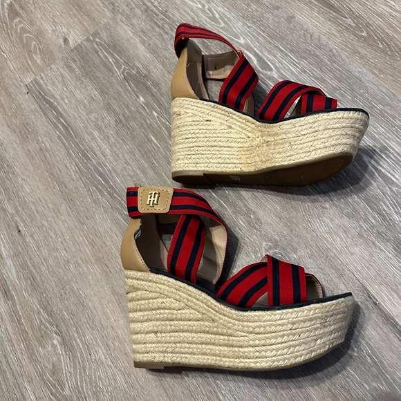 Tommy Hilfiger Theia Espadrille Wedge Sandals are a size 6 1/2. - Picture 2 of 7